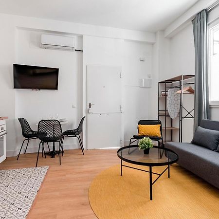 Apartamento Charming Lucero Madrid Exterior foto