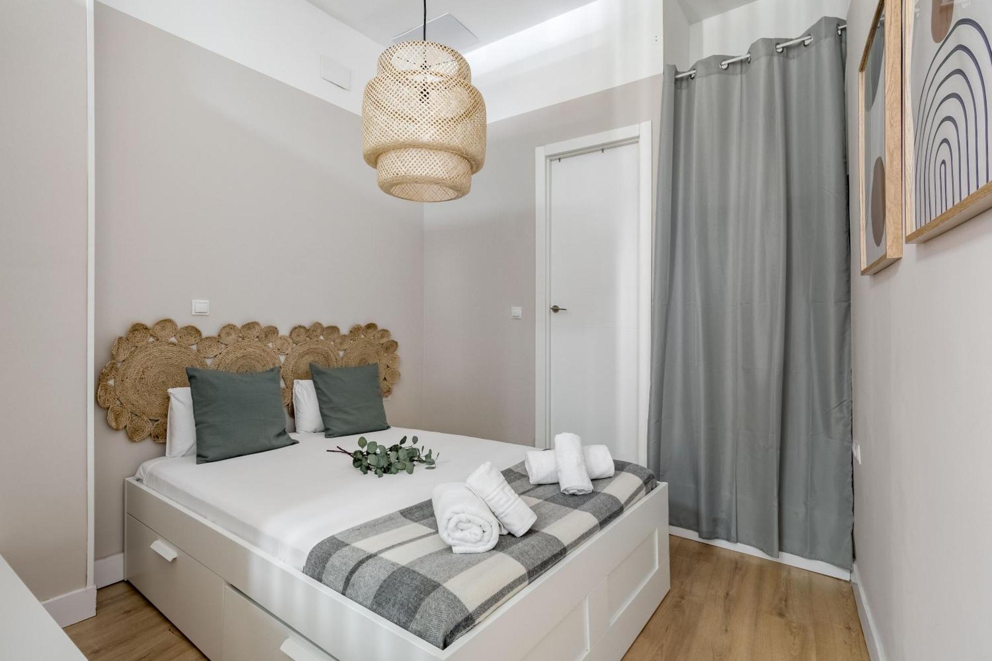 Apartamento Charming Lucero Madrid Exterior foto