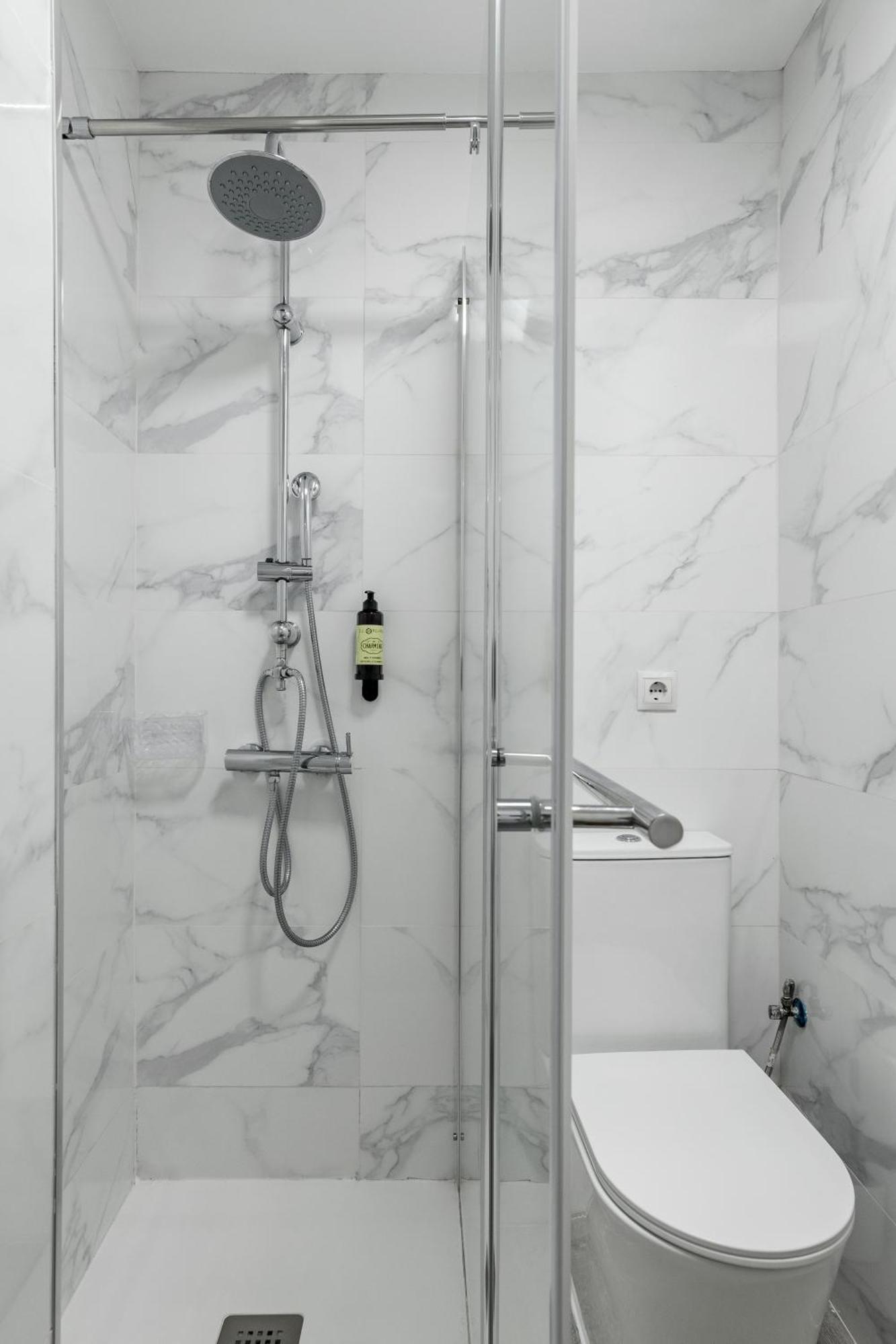 Apartamento Charming Lucero Madrid Exterior foto