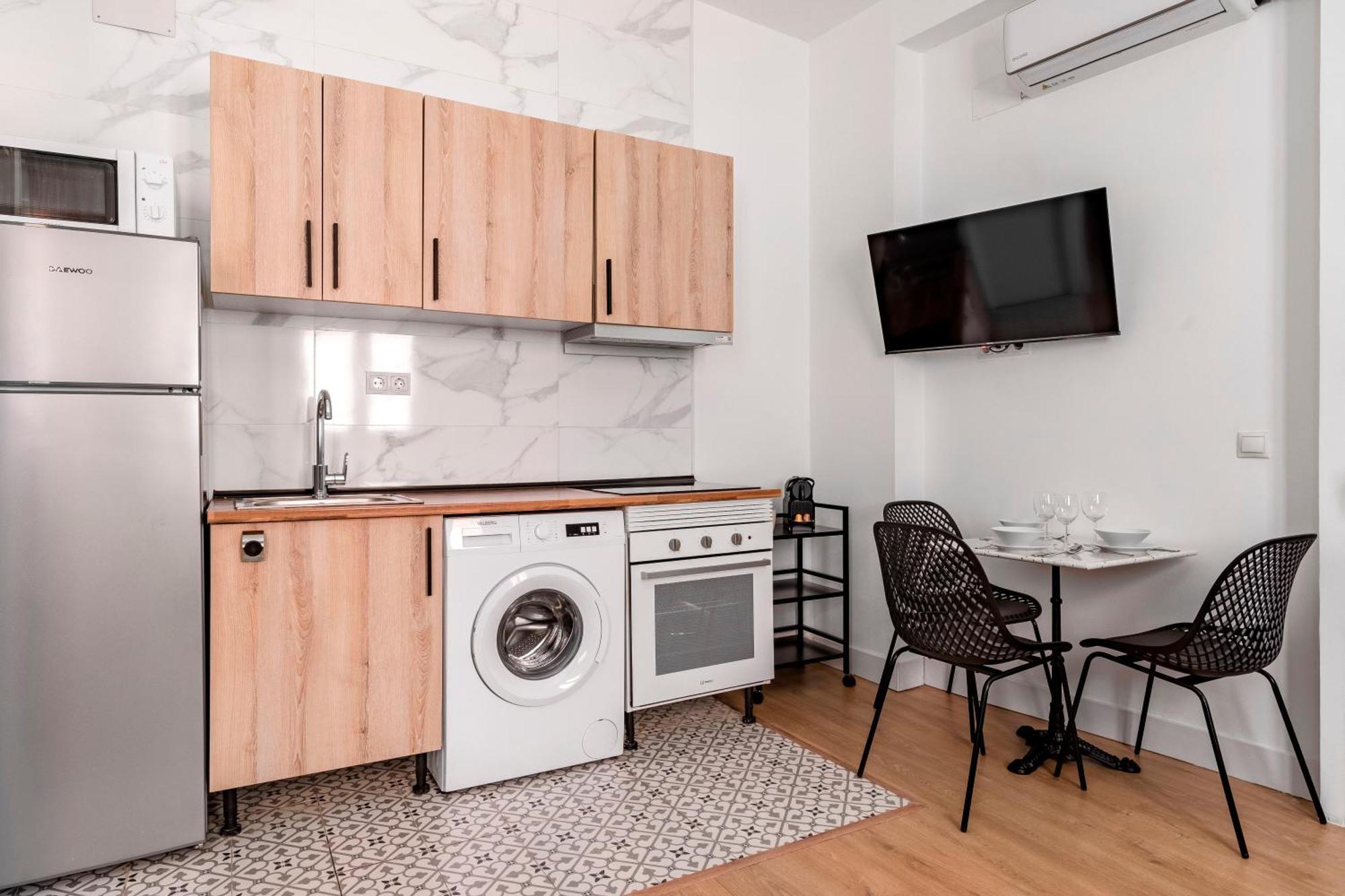 Apartamento Charming Lucero Madrid Exterior foto